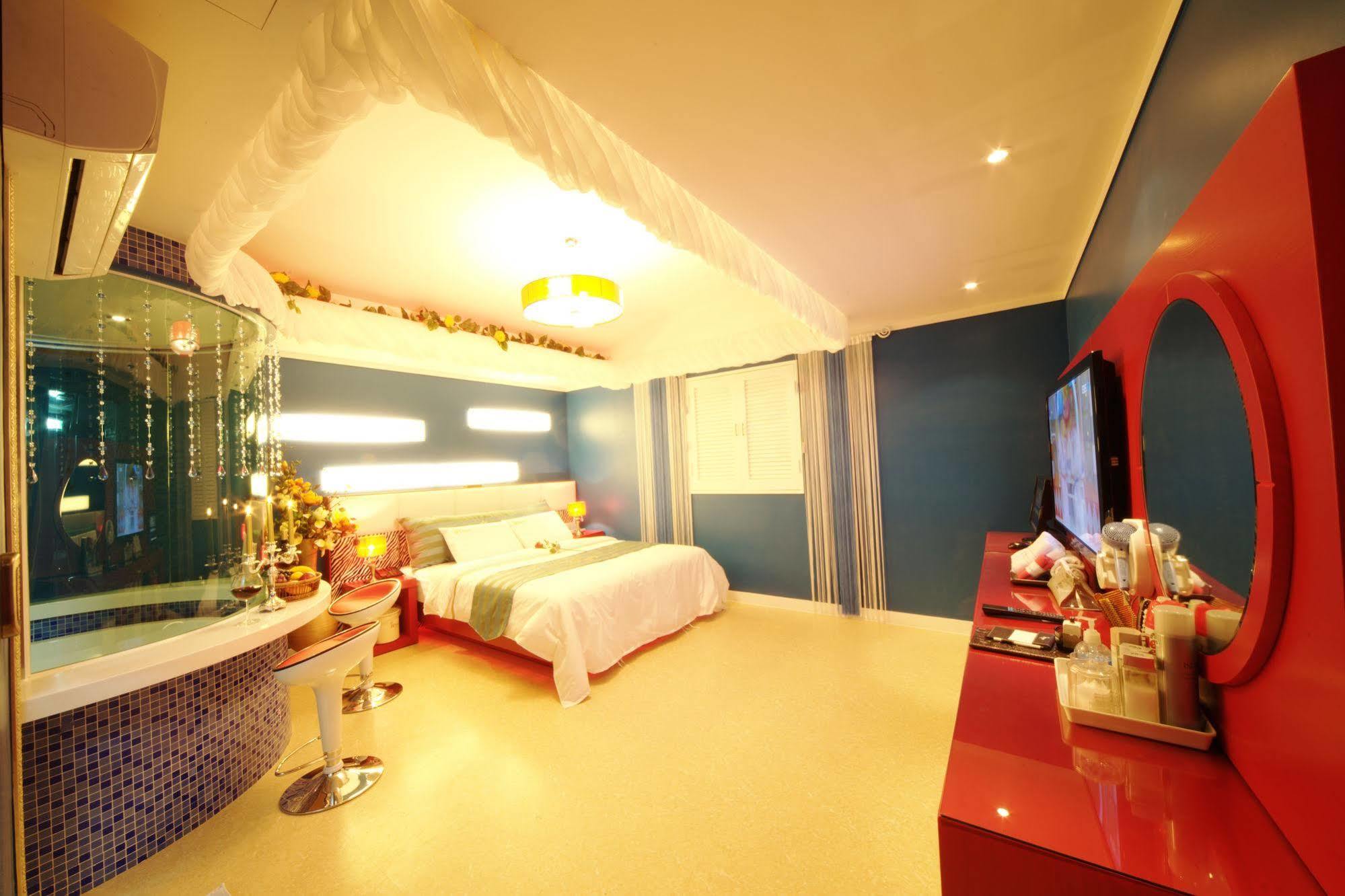 Ivy Hotel Ansan Buitenkant foto